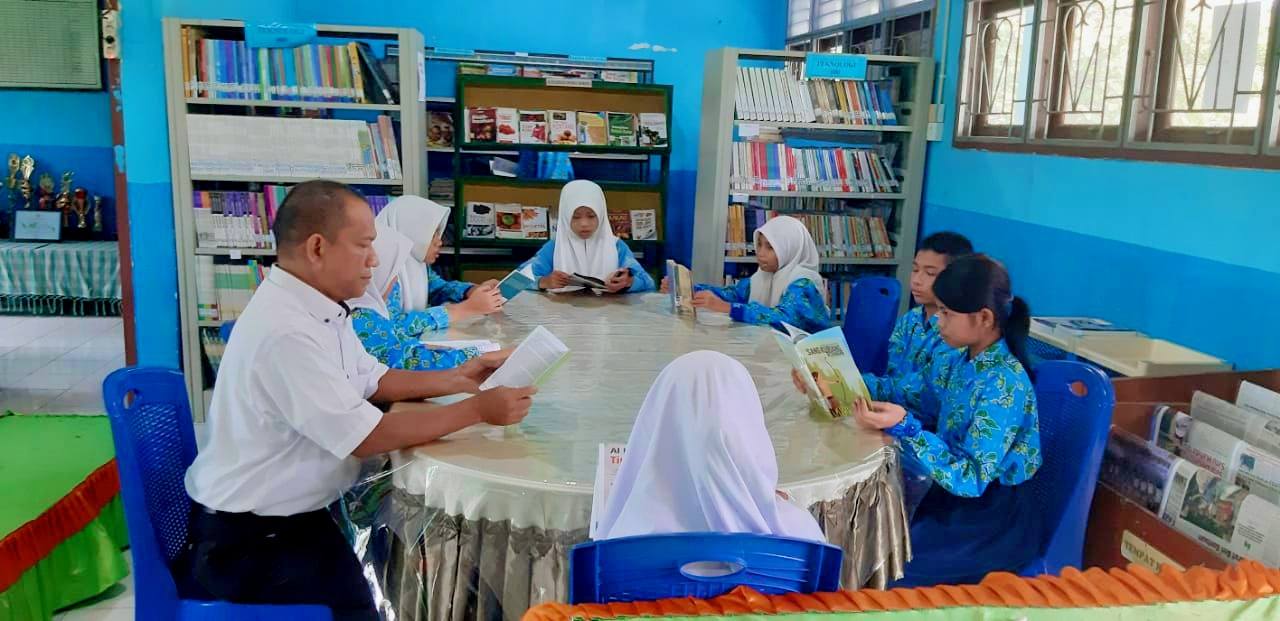 manfaat membaca buku untuk generasi muda